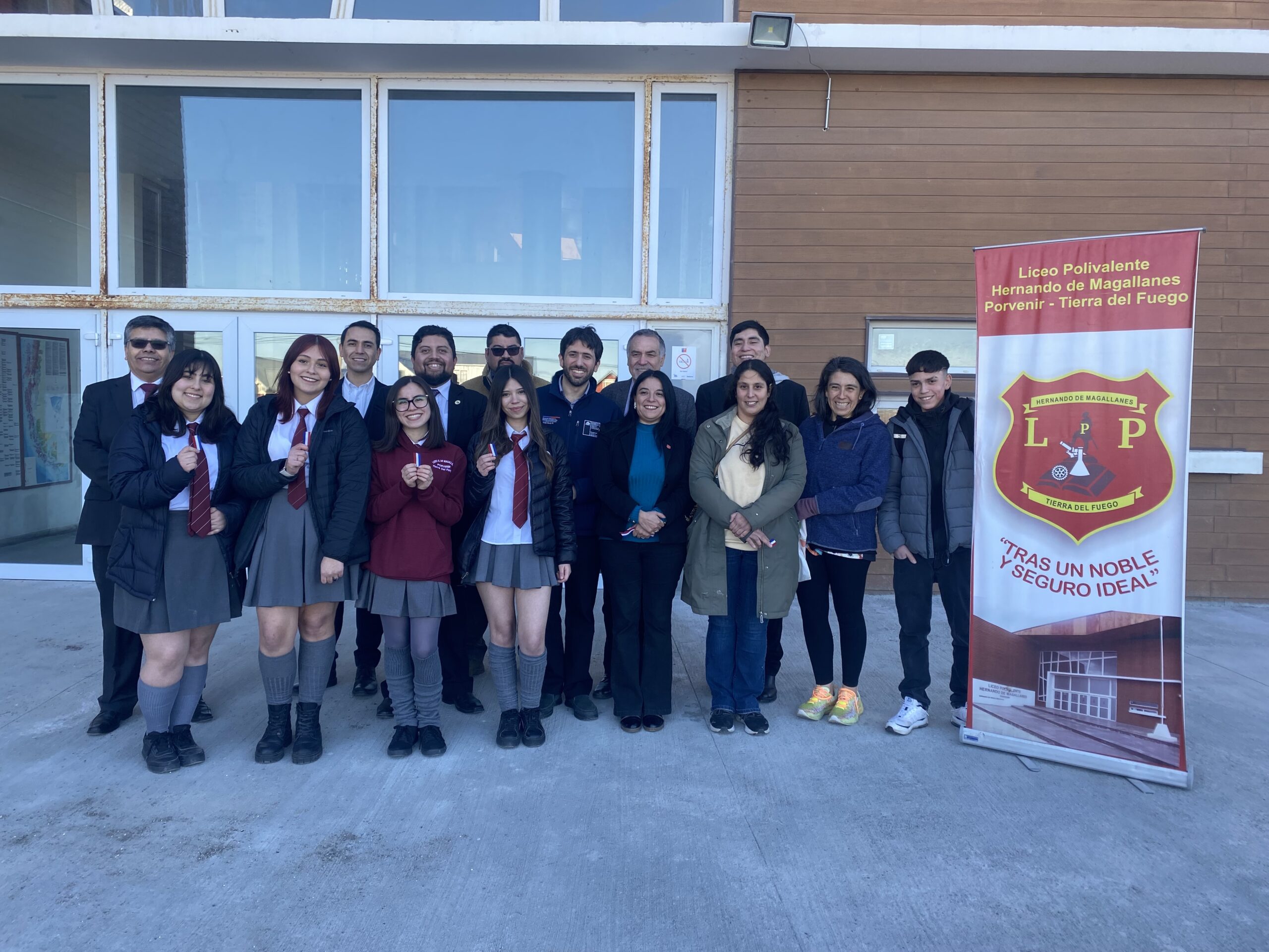 Gobierno inauguró obras de mejoramiento en el Liceo Hernando de Magallanes